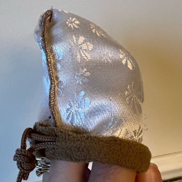 Marahlago jewelry pouch for gift giving / jewelry storage (no jewelry included) - Picture 7 of 8